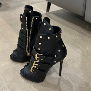 Giuseppe zanotti heels booties